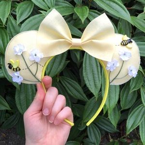 Mickey Ears🐝- - -